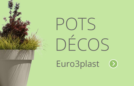 Pots De Plantes En Plastique En Magasin Photo stock - Image du fermer,  affaires: 214523850