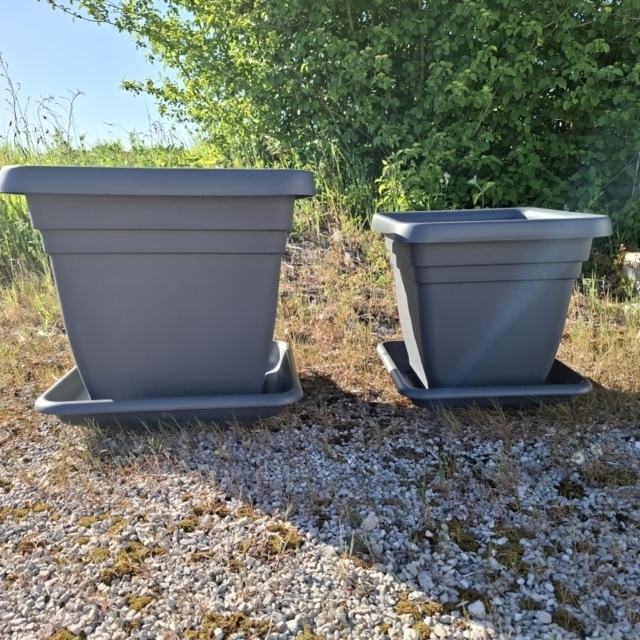 POTS DÉCOS CARRÉS Pot anthracite VQS